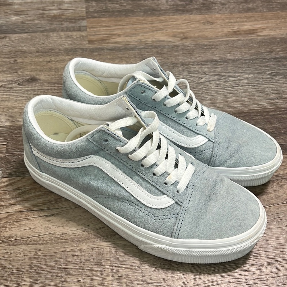 Women’s 7.5/Men’s 6.0 Pig Suede Powder Blue Vans